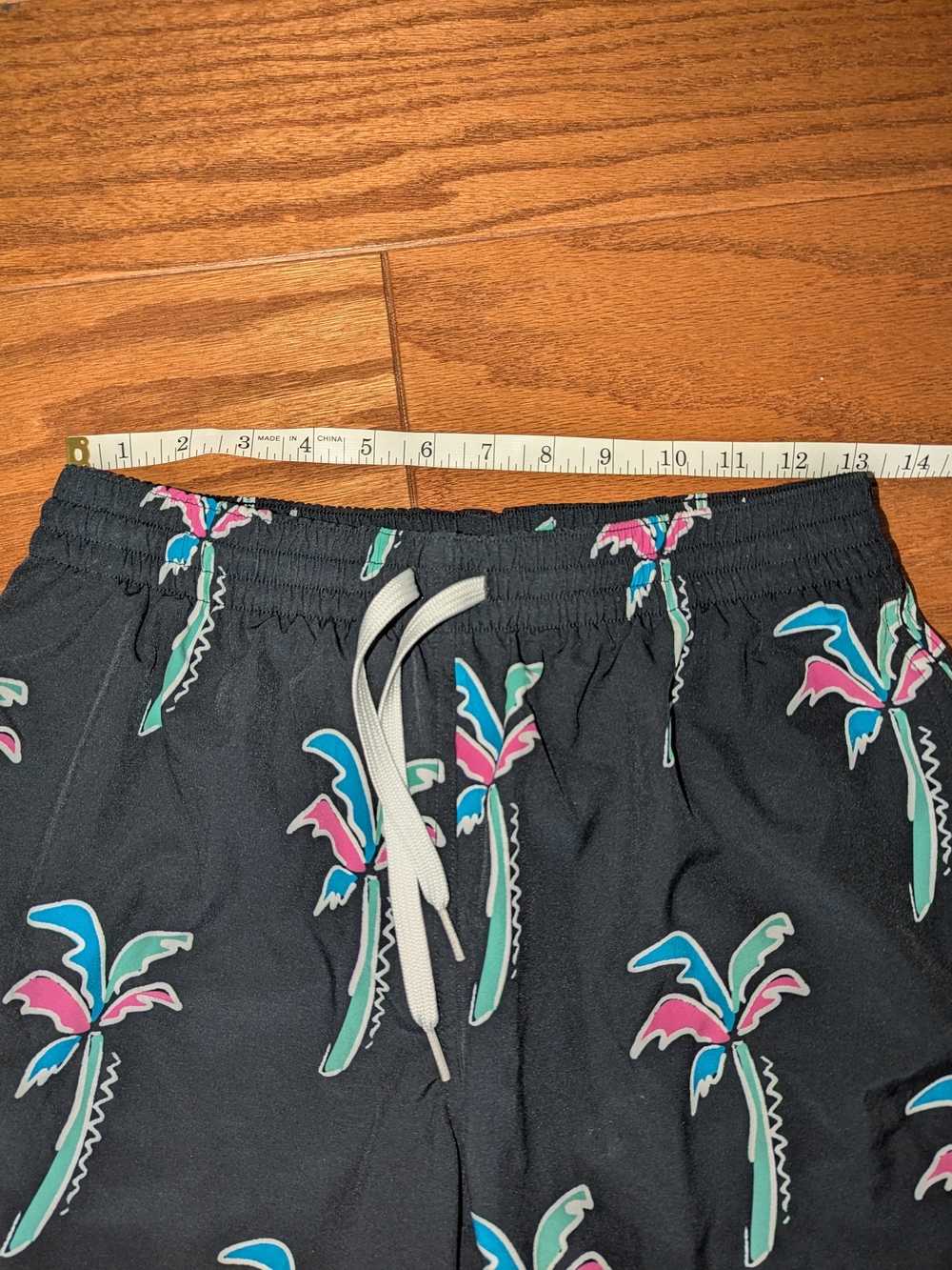 Chubbies Black Palm-Print Men’s Swim Shorts - Picture 5 of 5